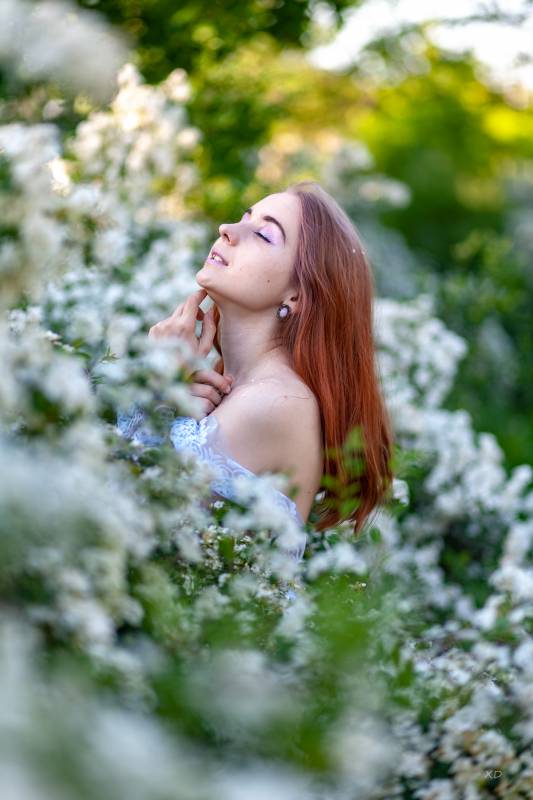 Дівчина,Весна,Квіти,beauty,One Person,Portrait,Outdoors,Lifestyles,nature,women,summer,природа,літо,young adult,adult,brown hair,жінки,краса,портрет,каштанове волосся,на відкритому повітрі,спосіб життя,smiling,flower,посміхається,молода людина,квітка,females,одна особа