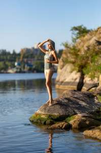 Літня краса біля води