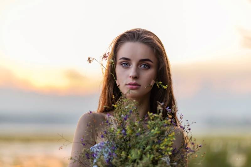 Квіти,beauty,One Person,Portrait,Outdoors,Lifestyles,nature,women,summer,sunset,природа,літо,young adult,adult,brown hair,жінки,краса,портрет,каштанове волосся,на відкритому повітрі,спосіб життя,smiling,молода людина,females,посмішка,захід сонця,одна особа