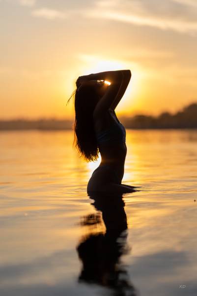 Вода,beauty,One Person,Outdoors,Lifestyles,nature,Water,women,summer,sunset,природа,літо,young adult,adult,жінки,краса,на відкритому повітрі,спосіб життя,молода людина,relaxation,відпочинок,sunlight,sun,захід сонця,сонячне світло,сонце,одна особа